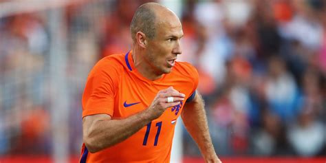 arjen robben marathon time